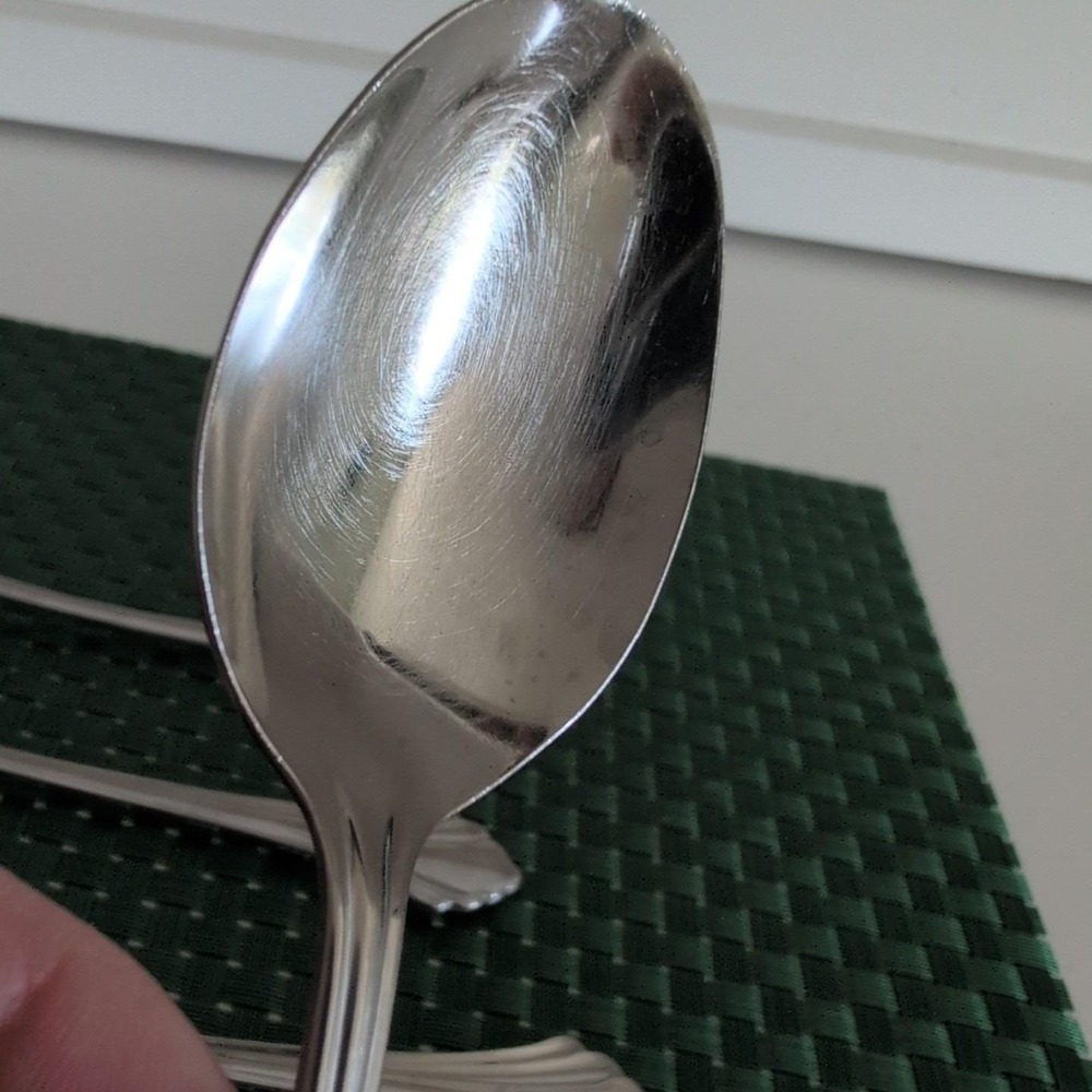 Oneida BANCROFT Place Oval Soup Spoons USA Flare Tip Glossy Lot Set of 4 - Picture 7 of 8